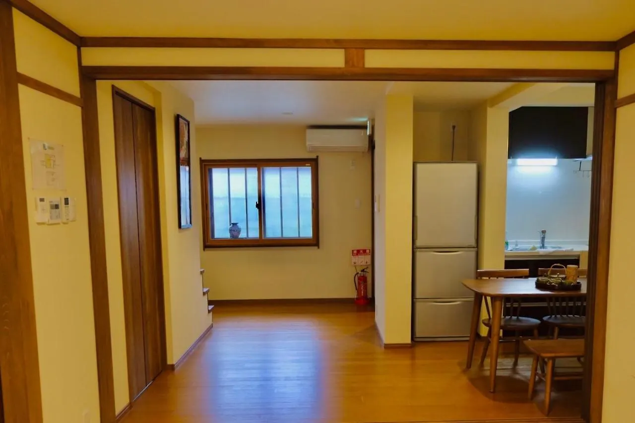 Tsurui Goshonishi 鶴居御所西 Villa Kyoto Japan