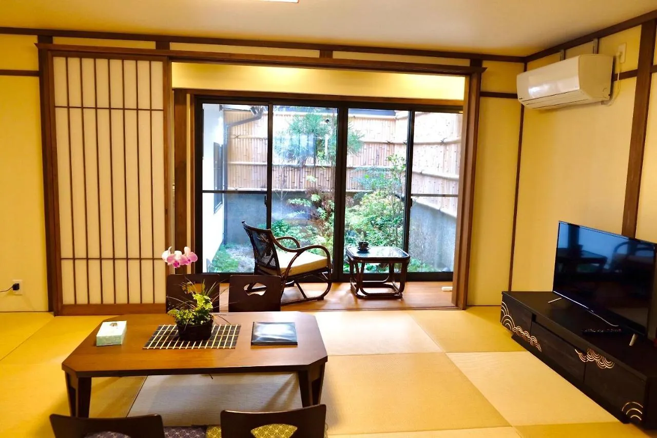 Tsurui Goshonishi 鶴居御所西 Villa Kyoto